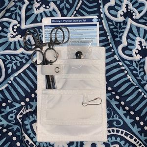 Nurses scrub pocket organizer